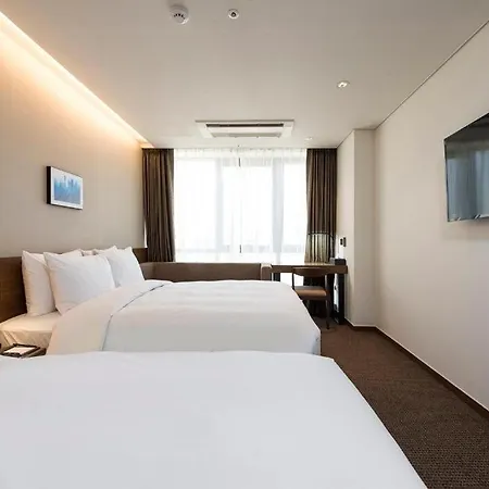 Ramada Encore By Wyndham Busan Haeundae