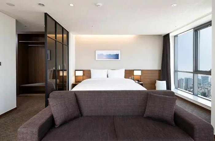 Hotel Ramada Encore By Wyndham Haeundae 4*